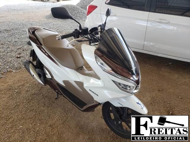 PCX 150 DLX